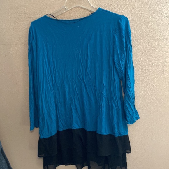 Cute top - Picture 2 of 6